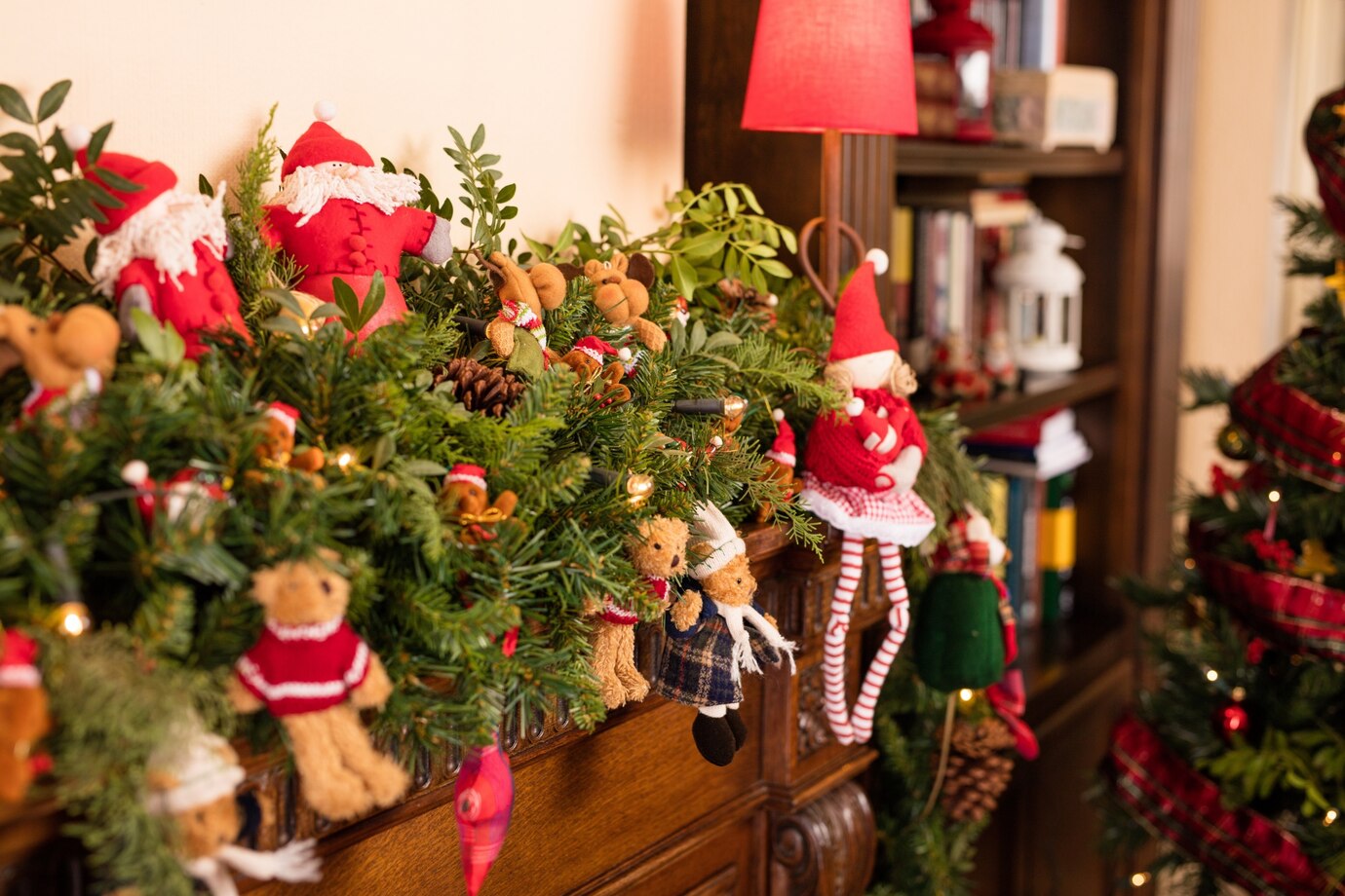 Christmas Decorating for Small Condo Homes: A Guide to Festive Cheer